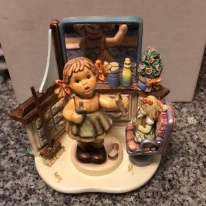 NWT MJ Hummel “Day of Beauty” porcelain set vintage 1999-2000